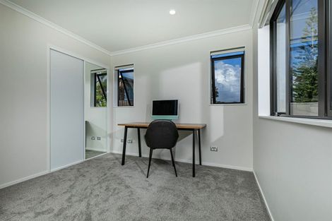 Photo of property in 9a Kingdale Road, Henderson, Auckland, 0610