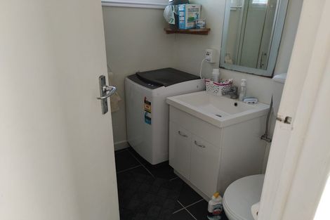 Photo of property in 11 Lawrence Street, Newtown, Wellington, 6021