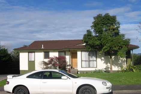 Photo of property in 4 Moxham Grove, Massey, Auckland, 0614