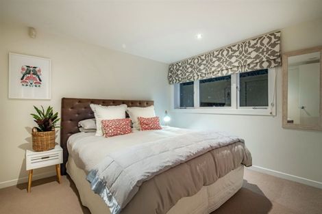 Photo of property in 15 Le Roy Terrace, Birkenhead, Auckland, 0626