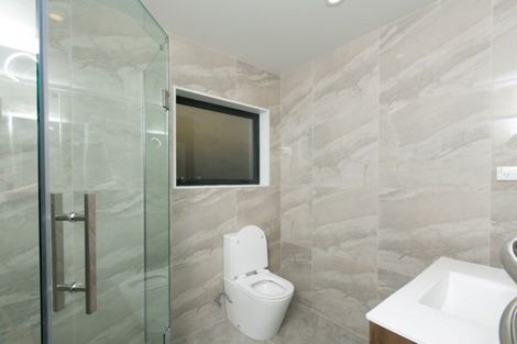 Photo of property in 127a Exmouth Road, Northcote, Auckland, 0627