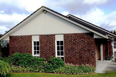 Photo of property in 8 Majesty Place, Half Moon Bay, Auckland, 2012