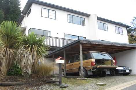 Photo of property in 8 Scott Place, Fernhill, Queenstown, 9300