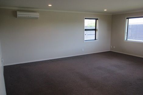 Photo of property in 53 Rosalie Terrace, Kelvin Grove, Palmerston North, 4414