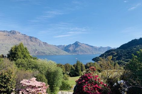 Photo of property in 14b Mckerrow Place, Sunshine Bay, Queenstown, 9300