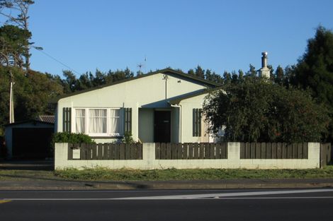 Photo of property in 688 Swanson Road, Swanson, Auckland, 0612
