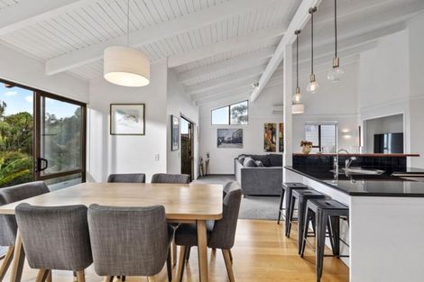 Photo of property in 19 Tiri View Place, Waiake, Auckland, 0630