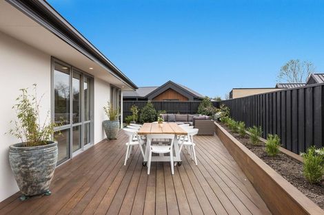 Photo of property in 8 Irvines Track, Halswell, Christchurch, 8025