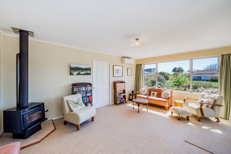 Photo of property in 5 Callender Terrace, Paraparaumu Beach, Paraparaumu, 5032