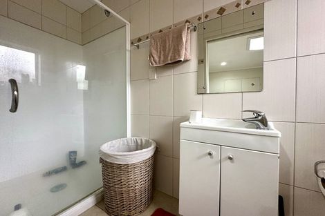 Photo of property in 60a Donovan Avenue, Massey, Auckland, 0614