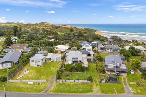 Photo of property in 6 Bayly Street, Baylys Beach, Dargaville, 0377