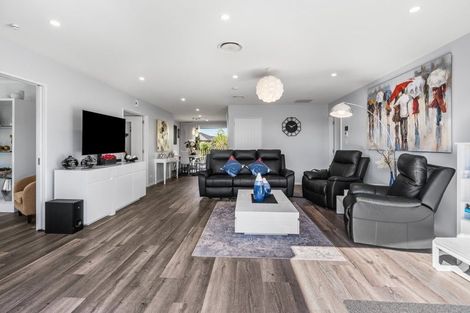 Photo of property in 19 Whitburn Avenue, Halswell, Christchurch, 8025