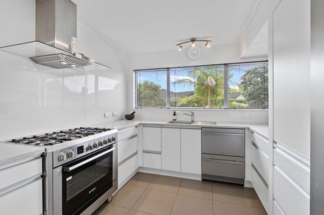 Photo of property in 24 Settlers Grove, Orewa, 0931
