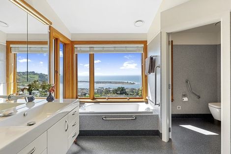 Photo of property in 123 Glenstrae Road, Redcliffs, Christchurch, 8081