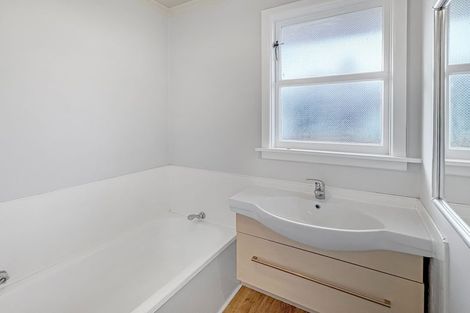 Photo of property in 24 Greendale Avenue, Avonhead, Christchurch, 8042