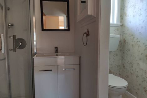 Photo of property in 20 Victoria Road, New Plymouth, 4310