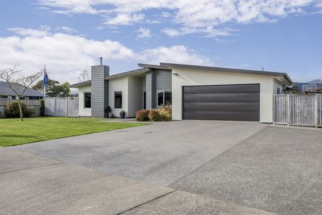 Photo of property in 26 Okarito Avenue, Levin, 5510