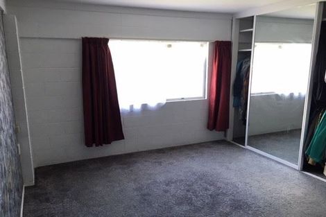 Photo of property in 5 Talavera Place, Te Atatu South, Auckland, 0602