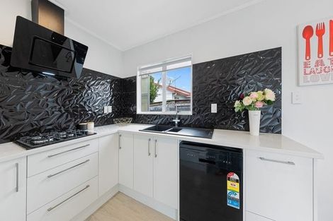 Photo of property in 1/157 Te Irirangi Drive, Flat Bush, Auckland, 2019