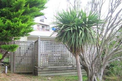 Photo of property in 41 Akaroa Drive, Maupuia, Wellington, 6022