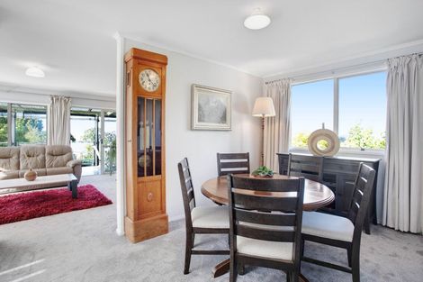 Photo of property in 3 Deverell Place, Northcross, Auckland, 0632