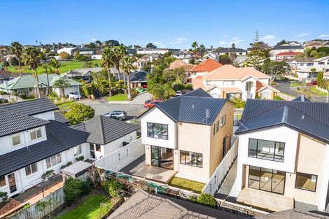 Photo of property in 4 Auden Close, Somerville, Auckland, 2014