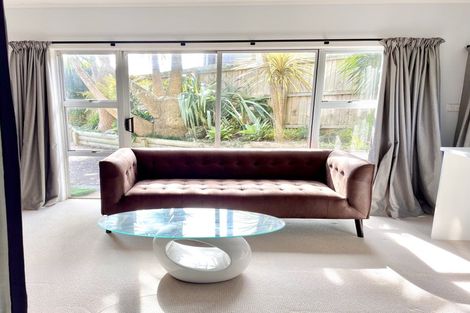 Photo of property in 22 Danbury Drive, Torbay, Auckland, 0630