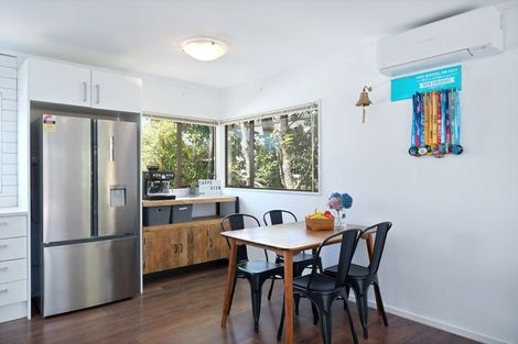 Photo of property in 2/6 Orton Street, Glenfield, Auckland, 0627