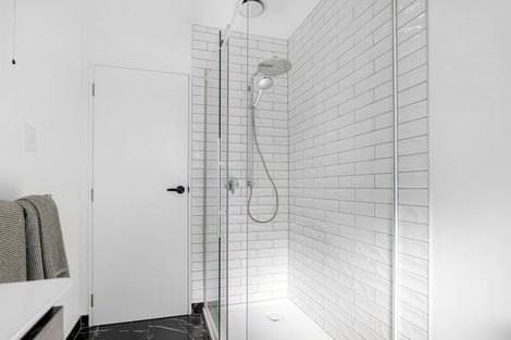 Photo of property in 2/320 Memorial Avenue, Burnside, Christchurch, 8053