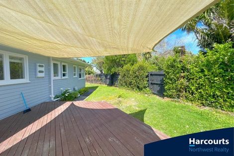 Photo of property in 1/86 Tirimoana Road, Te Atatu South, Auckland, 0602