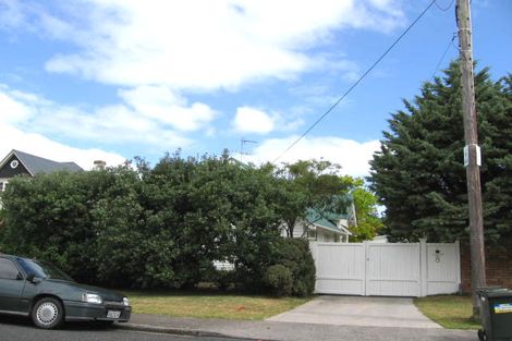 Photo of property in 8 Holiday Road, Milford, Auckland, 0620