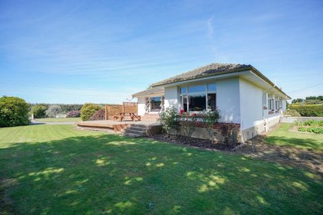 Photo of property in 1048 Lochiel-branxholme Road, Branxholme, Invercargill, 9874