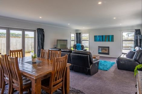 Photo of property in 21 Okarito Avenue, Levin, 5510