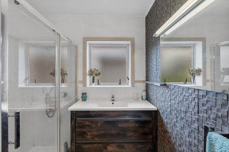 Photo of property in 19 Fyfe Avenue, Papatoetoe, Auckland, 2025