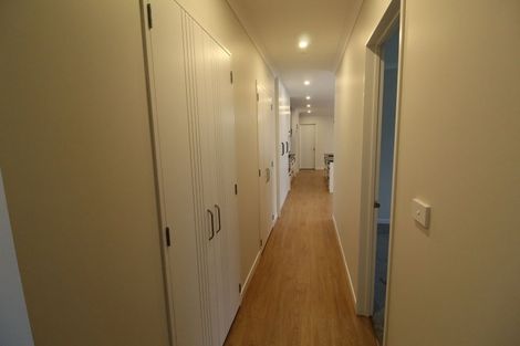 Photo of property in 17 Grove Way, Riverhead, 0820