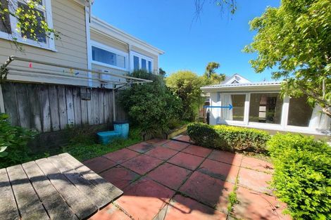Photo of property in 23 Milton Street, Berhampore, Wellington, 6023