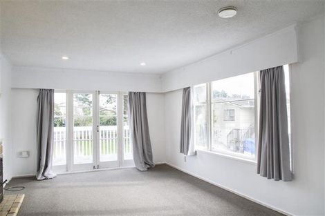 Photo of property in 3 Longburn Road, Henderson, Auckland, 0610