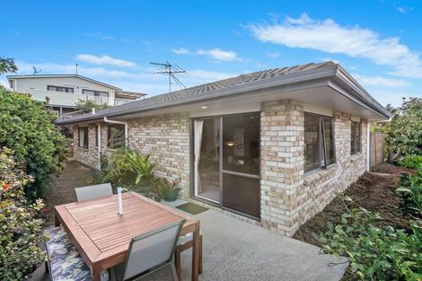 Photo of property in 14 Governor Grey Road, Snells Beach, 0920