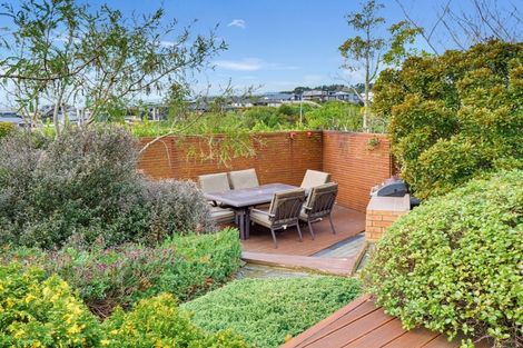 Photo of property in 71 Ruapehu Drive, Fitzherbert, Palmerston North, 4410