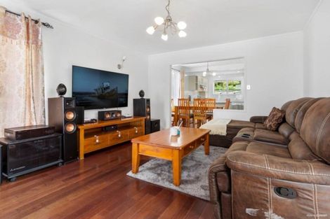Photo of property in 7 Triangle Road, Massey, Auckland, 0614