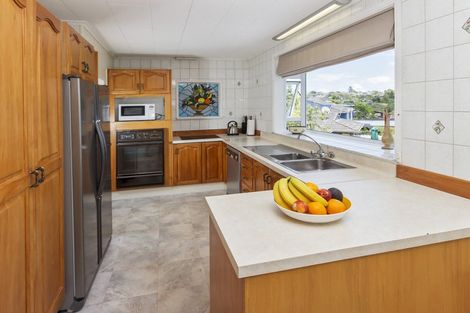 Photo of property in 1/214 Bleakhouse Road, Mellons Bay, Auckland, 2014
