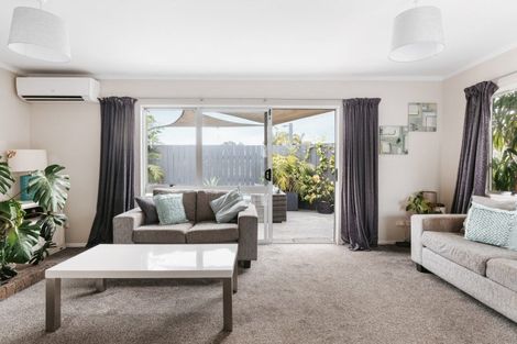 Photo of property in 7 Pokapu Place, Bethlehem, Tauranga, 3110