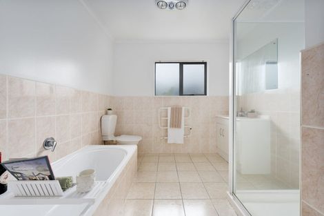 Photo of property in 13b Parkcrest Drive, Henderson, Auckland, 0612