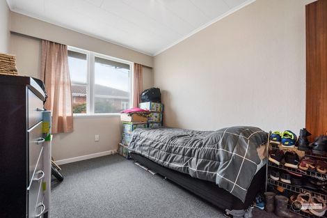 Photo of property in 2/11 Sutherland Avenue, Silverstream, Upper Hutt, 5019