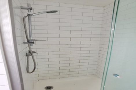 Photo of property in 16 Massine Place, Randwick Park, Auckland, 2105