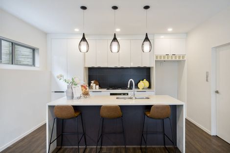 Photo of property in 25 View Road, Henderson, Auckland, 0612