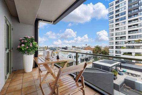 Photo of property in Highgate Towers, 5e/8 Howe Street, Freemans Bay, Auckland, 1011
