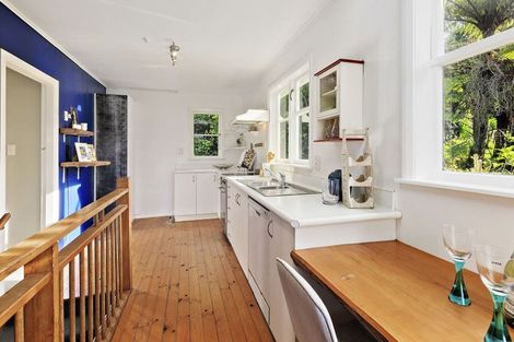 Photo of property in 11 Chester Road, Tawa, Wellington, 5028