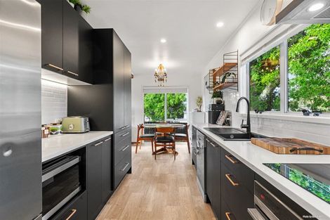 Photo of property in 16 Urlich Drive, Ranui, Auckland, 0612