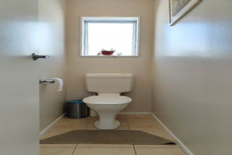 Photo of property in 72 Granville Drive, Massey, Auckland, 0614